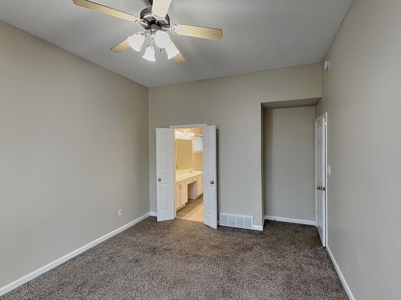 Building Photo - 1253 Travers Ln