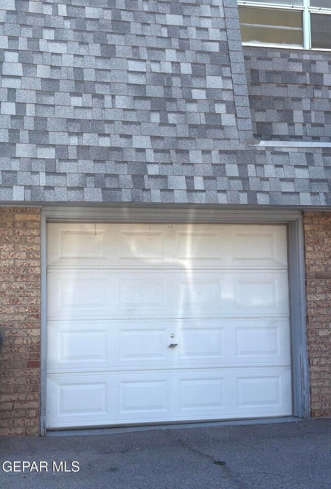 Building Photo - 101 3 N Trevino Rd