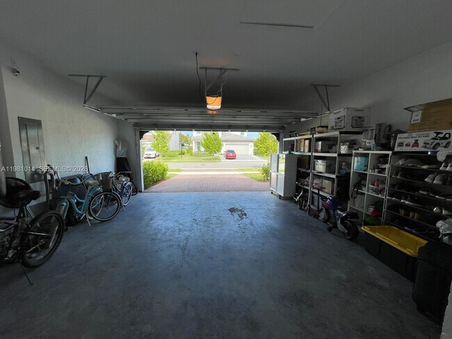 Building Photo - 3265 Dunning Dr