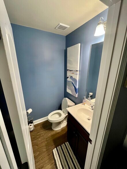 Building Photo - 112 Wynstone Dr