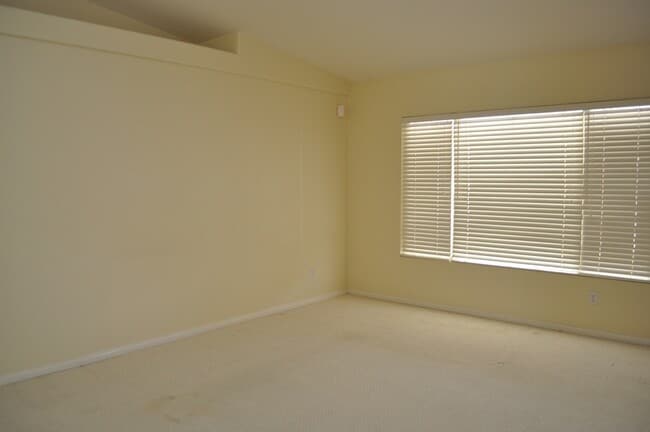 Building Photo - Lovely Single Story Home in Silverado Cany...