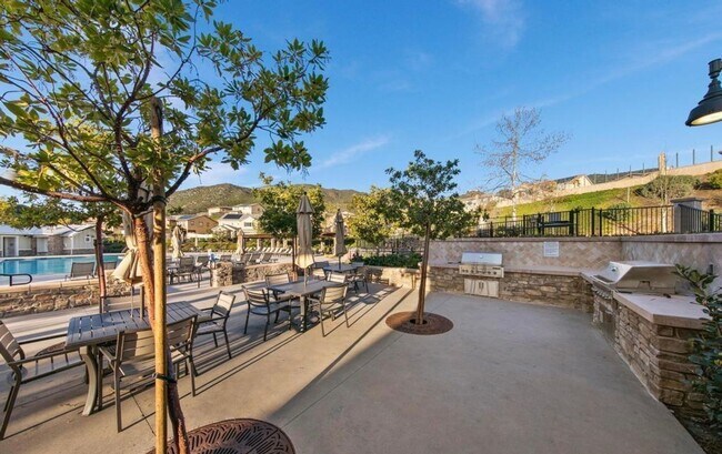 Building Photo - Lovely Two Story Home in the Newer Communi...