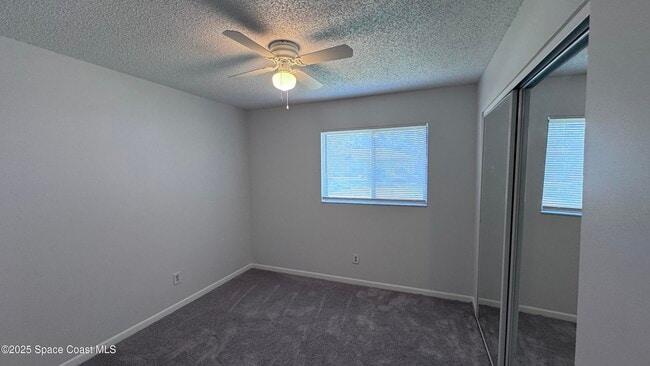 Building Photo - 925 Custer St NW