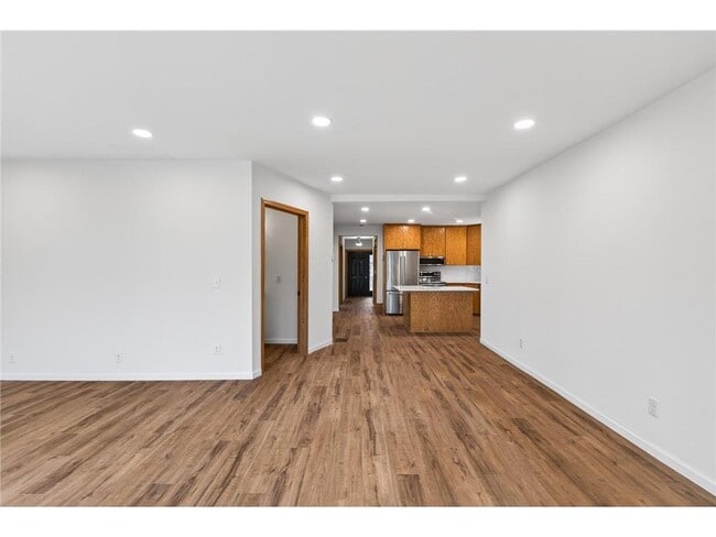 Building Photo - 4437 1st Ave S