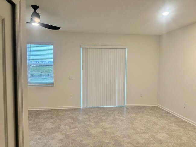 Building Photo - 2776 Pierr St