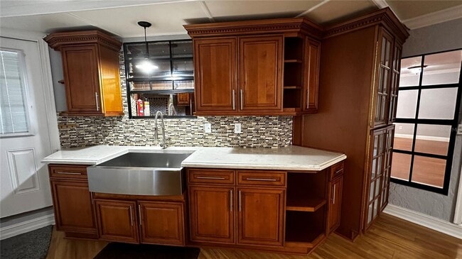 Building Photo - 2101 Good Homes Rd