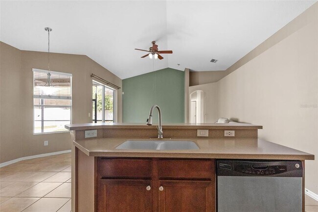 Building Photo - 13655 Artesa Bell Dr