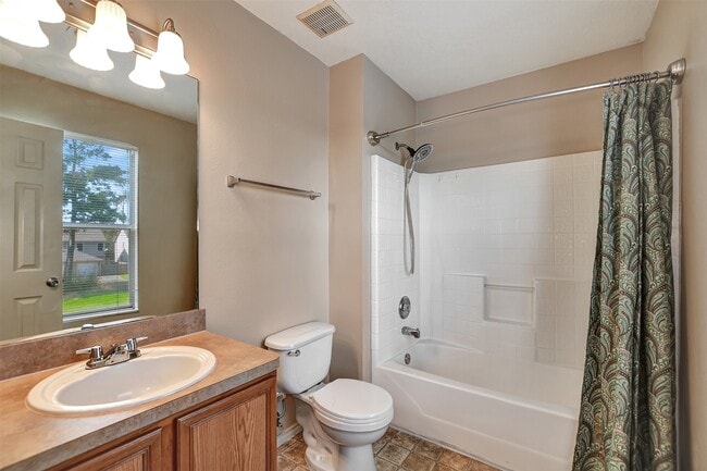 Building Photo - 23624 Wildwood Green Way