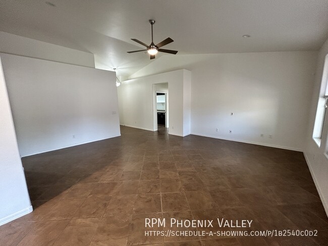 Building Photo - Spacious Bright N. Phx 4/2 w/POOL & *NEW* ...