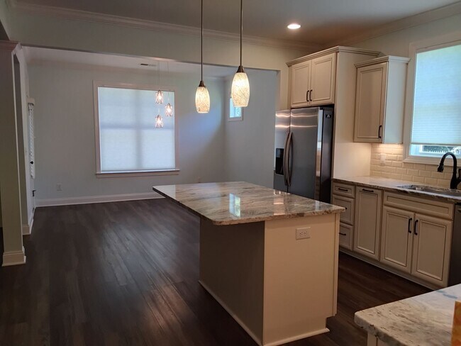 Building Photo - 4 Bedroom home in Beaufort