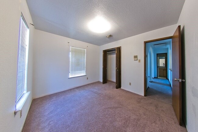 Building Photo - 8435 Sterlingshire St