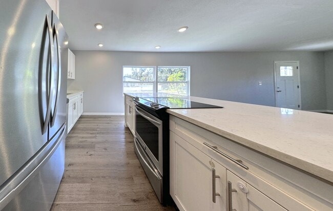 Building Photo - 3841 16th Ave S