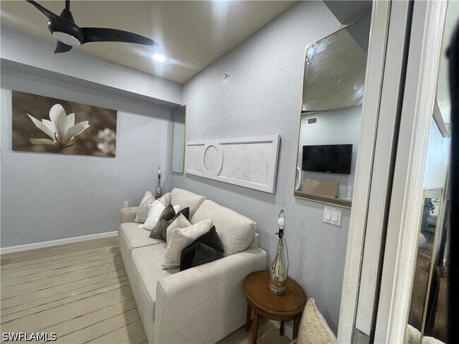 Building Photo - 9727 Acqua Ct