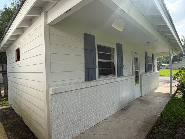 Building Photo - FOR RENT IN DUSON!