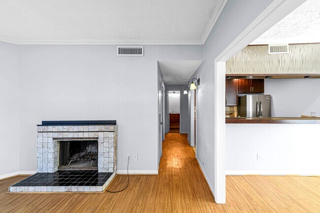 Building Photo - 10137 Waterstone Dr