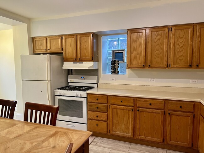 Building Photo - 4148 N Monticello Ave