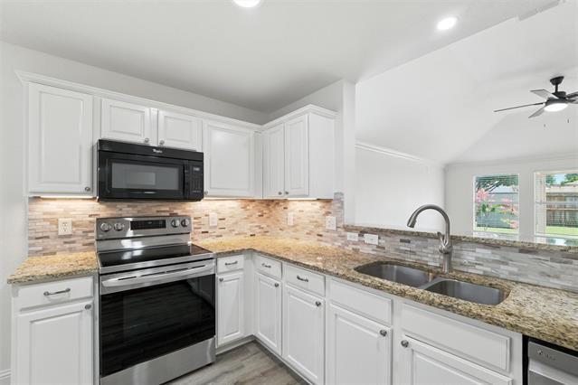 Building Photo - 8828 Chisholm Trail