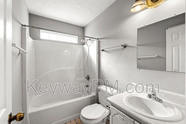 Building Photo - 137 Summerfield Cir