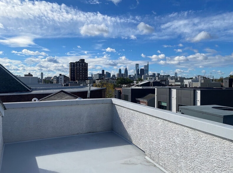 Primary Photo - 1439 N Franklin St