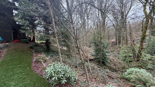 Building Photo - Spacious single-family home located in Southwest