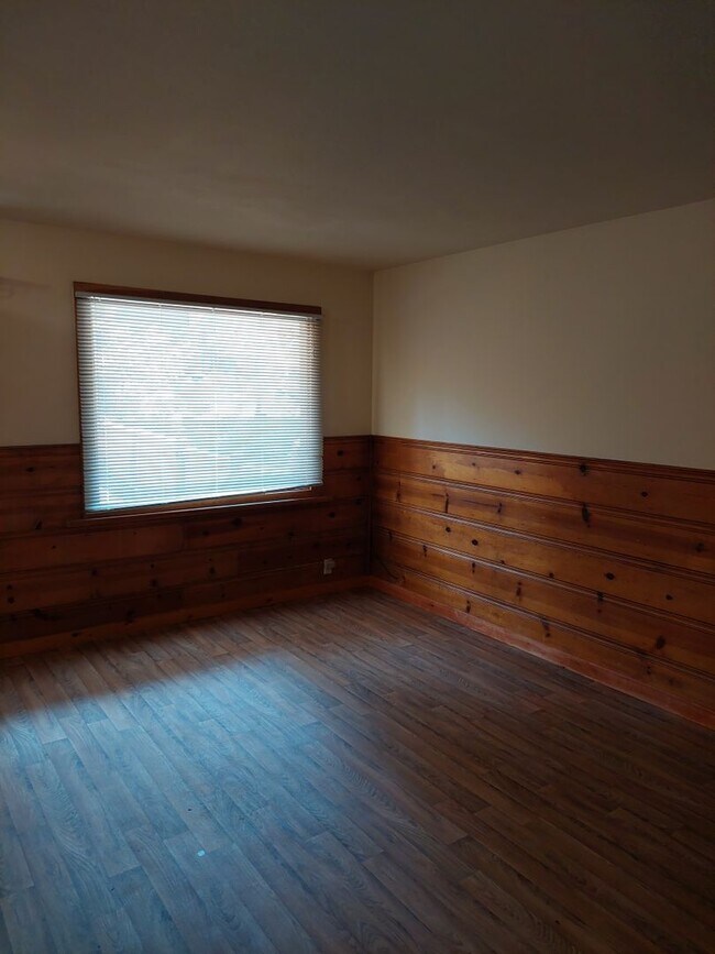 Building Photo - 3781 Forest Ave