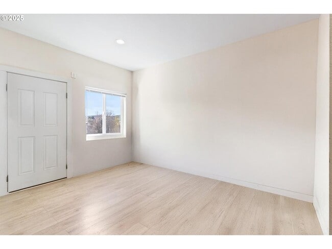 Building Photo - 1209 Carlyle St