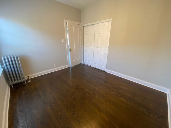 Building Photo - 730 Reba Pl