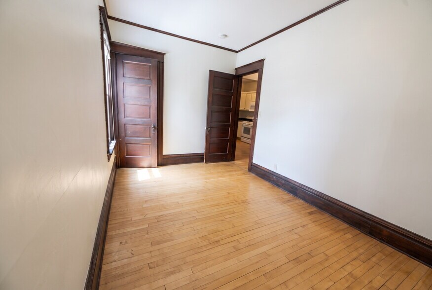 Building Photo - 122 N Franklin St