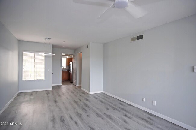 Building Photo - 1825 W Ray Rd