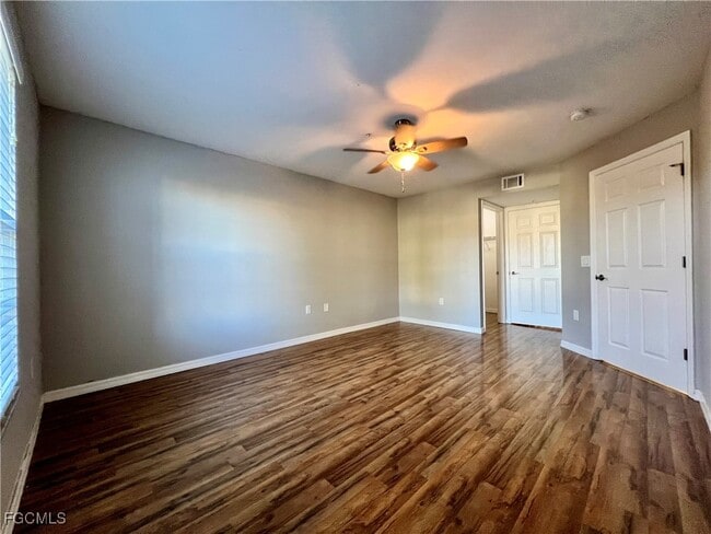 Building Photo - 1759 Four Mile Cove Pkwy