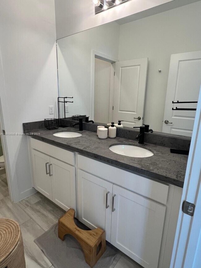 Building Photo - 8813 Antarus Dr