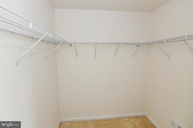 Building Photo - 165 Solara Dr