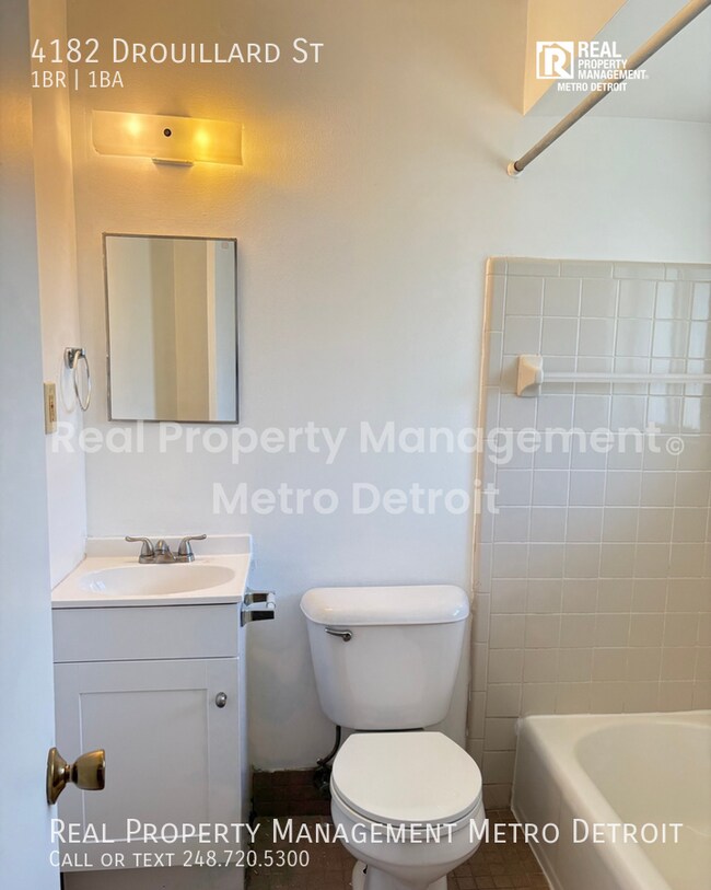 Building Photo - 4182 Drouillard St