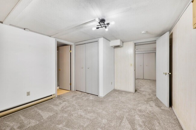 Building Photo - 2728 Florann Dr