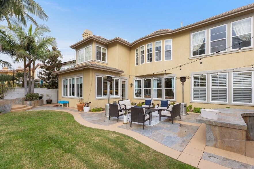 Building Photo - 414 Camino Bandera