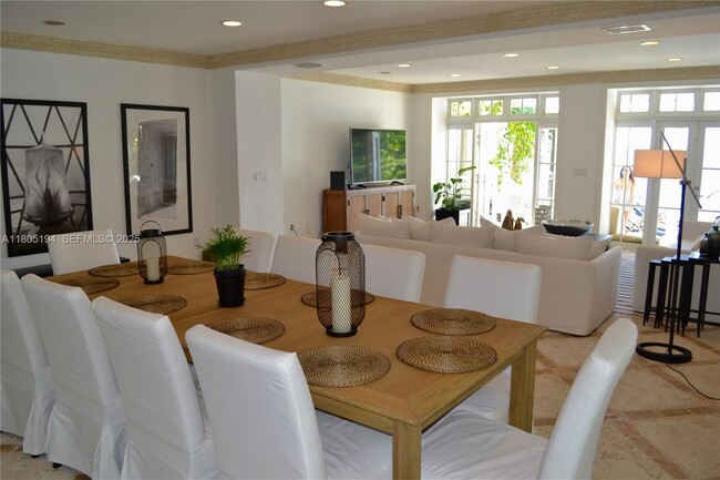 Building Photo - 710 S Mashta Dr