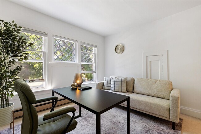 Building Photo - Open Concept Historic Home in Downtown Boz...