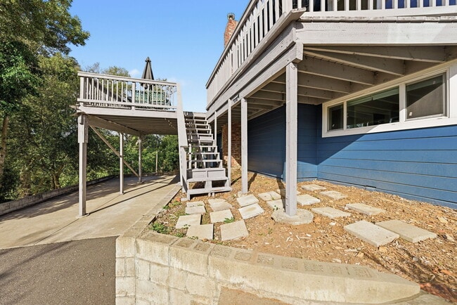 Building Photo - 5100 Leona St