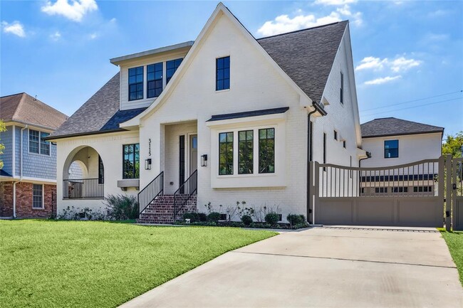 Building Photo - 3115 Castlewood St