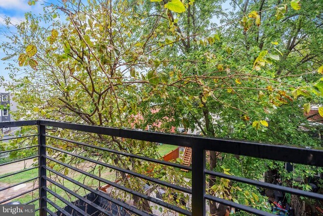 Building Photo - 662 Glick Ct NW