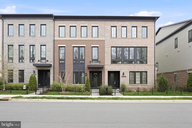 Building Photo - 20246 Northpark Dr