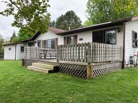 Building Photo - 4942 E Lakeview St