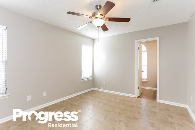 Building Photo - 888 Majestic Cypress Dr N