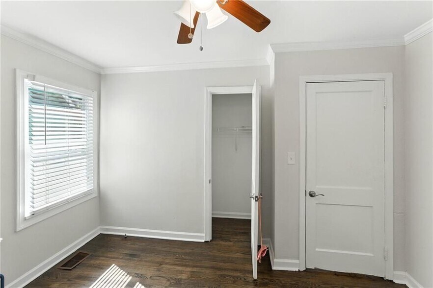 Building Photo - 1411 Mercer Ave