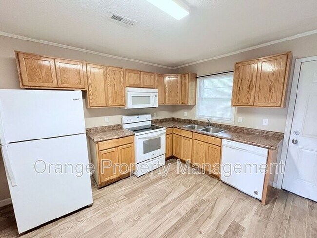 Building Photo - 410 Old Central Rd