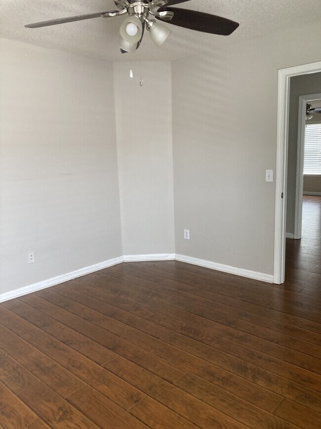 Building Photo - 3122 Imperial Cir SW