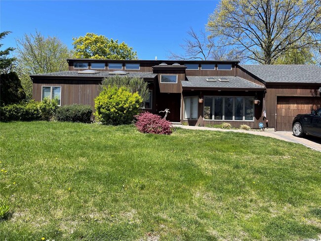 Primary Photo - 90 Emerson Dr