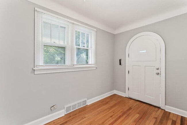 Building Photo - 5613 Jennings Station Rd