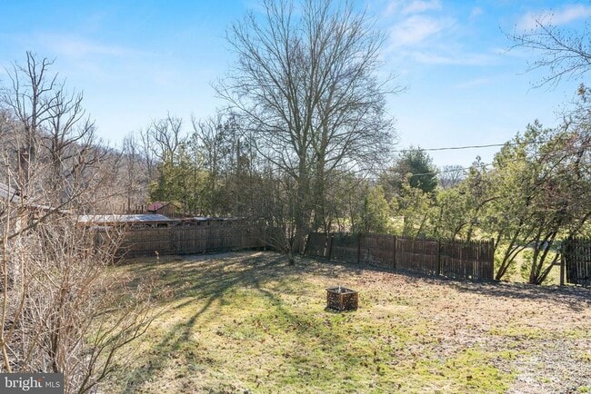 Building Photo - 20 Easton Rd