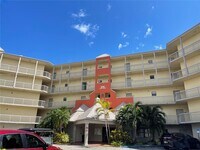 Building Photo - 8290 Lake Dr